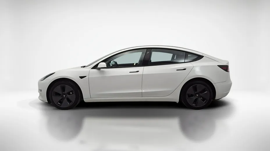 TESLA Model 3 -