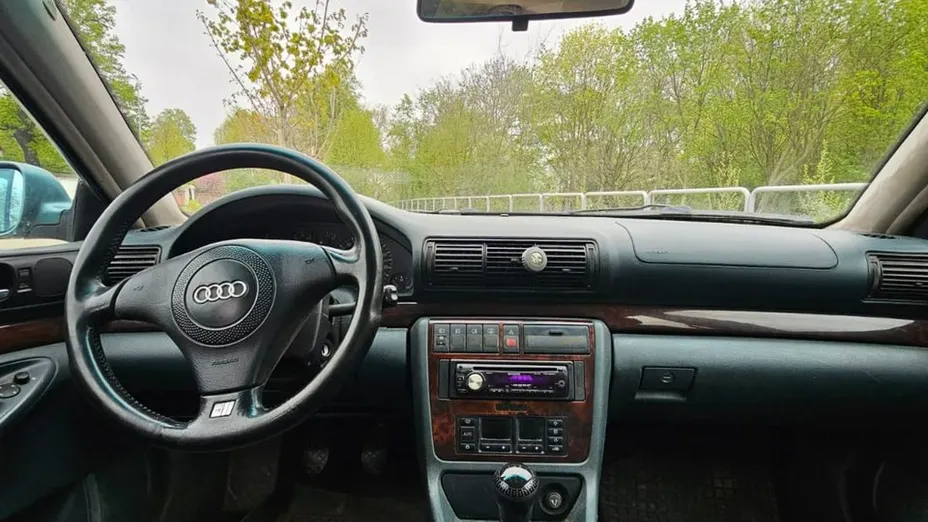 AUDI A4 -
