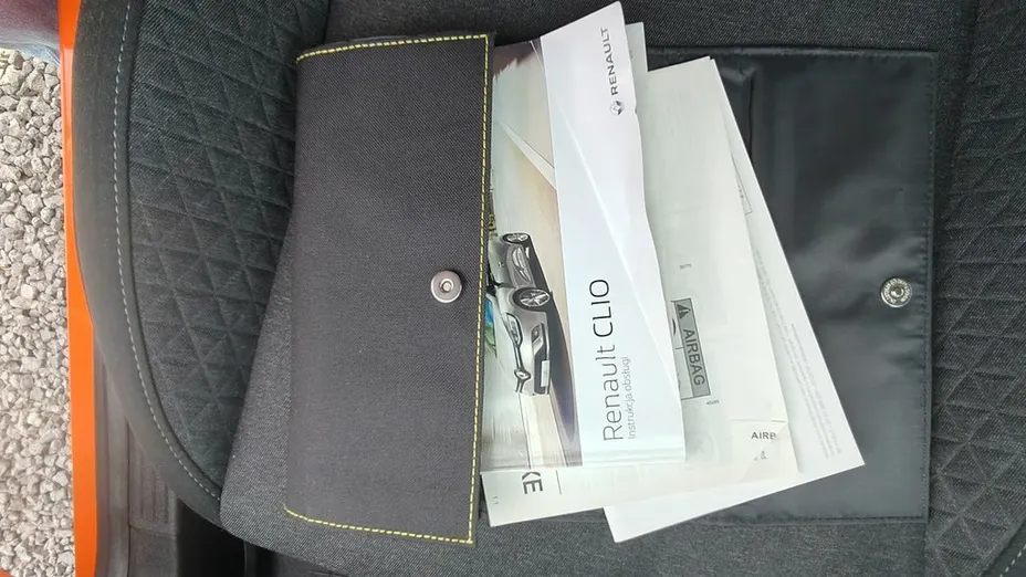 RENAULT Clio -