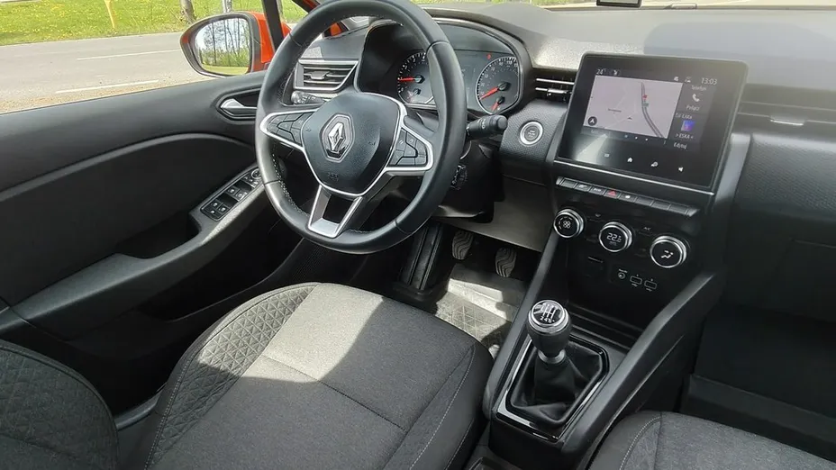 RENAULT Clio -