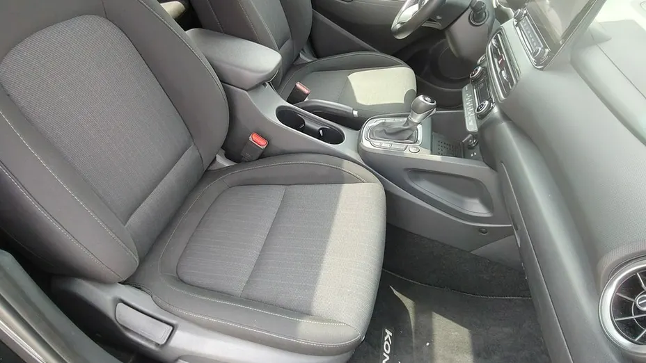 HYUNDAI Kona -