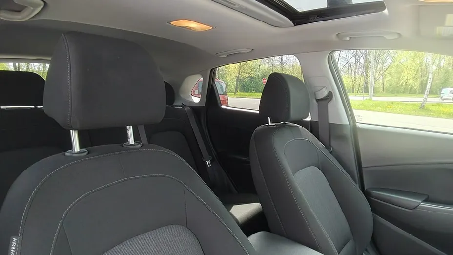 HYUNDAI Kona -