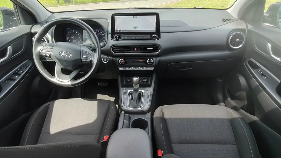 HYUNDAI Kona -