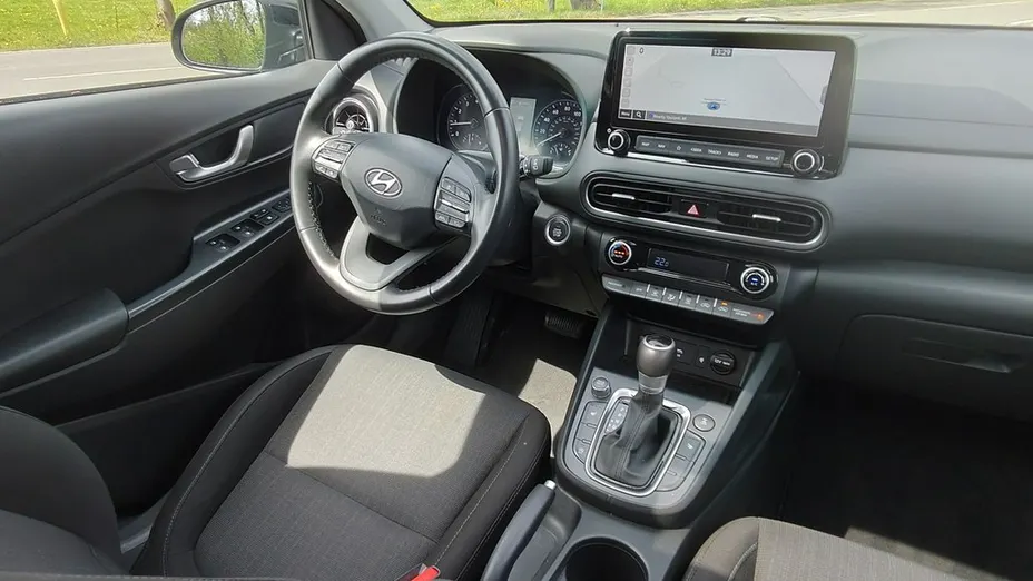 HYUNDAI Kona -