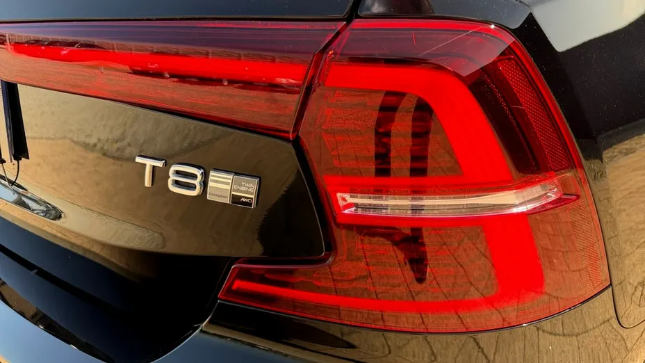 VOLVO S60 -