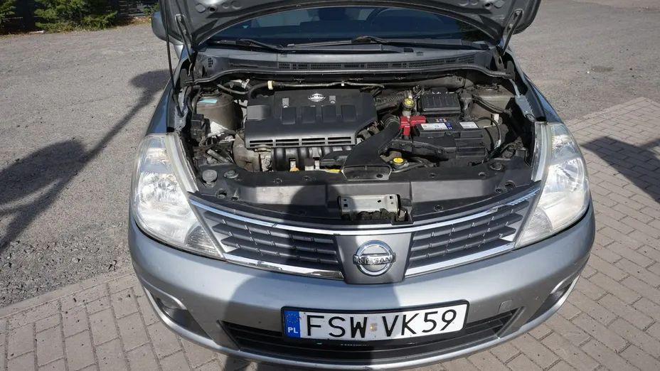 NISSAN Tiida -