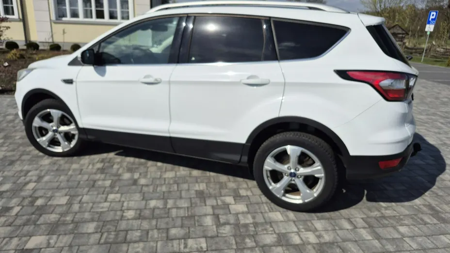 FORD Kuga -