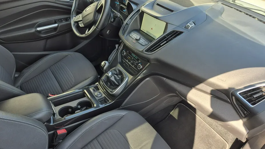 FORD Kuga -