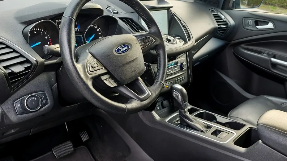 FORD Escape -
