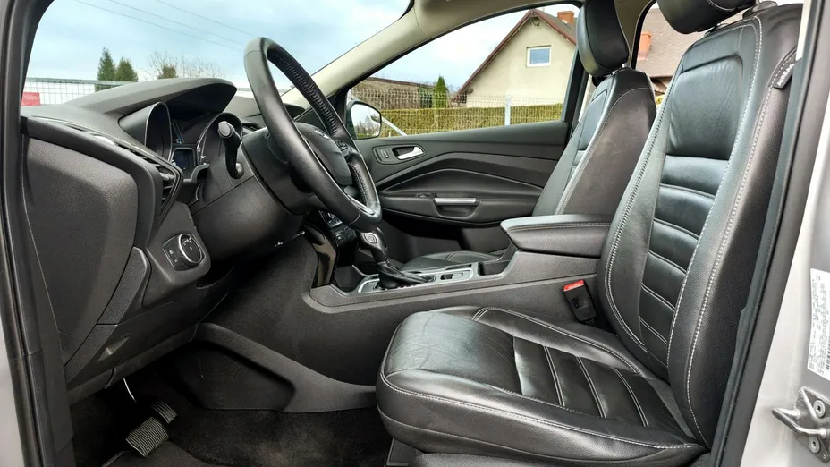 FORD Escape -