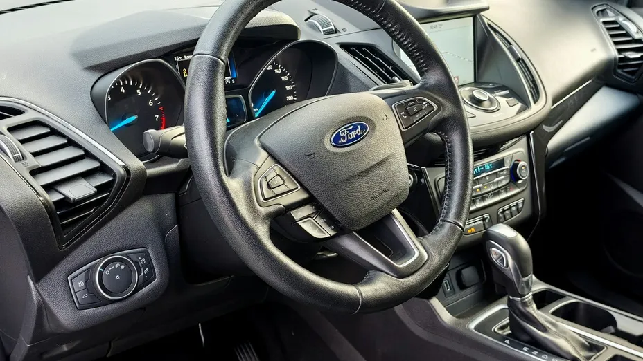 FORD Escape -