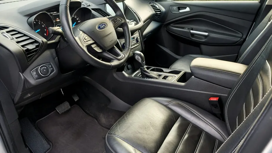 FORD Escape -