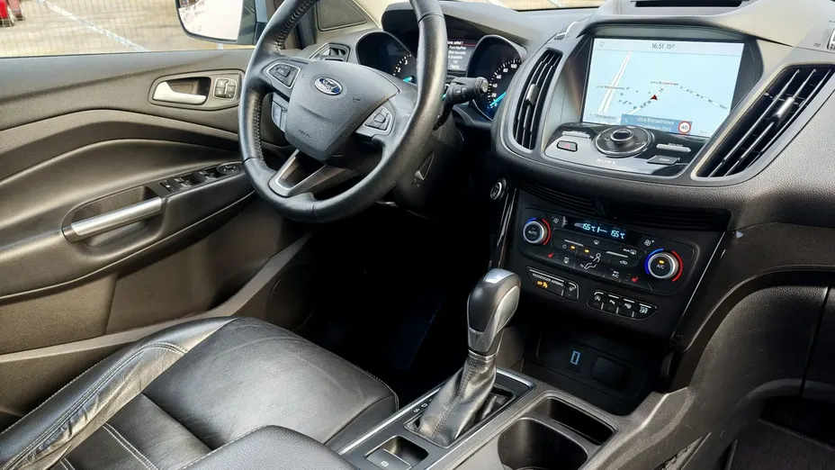 FORD Escape -