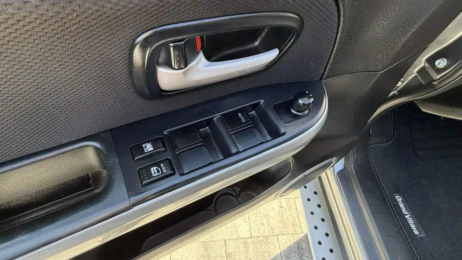 SUZUKI Grand Vitara -