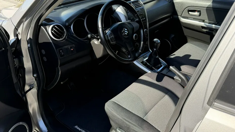 SUZUKI Grand Vitara -