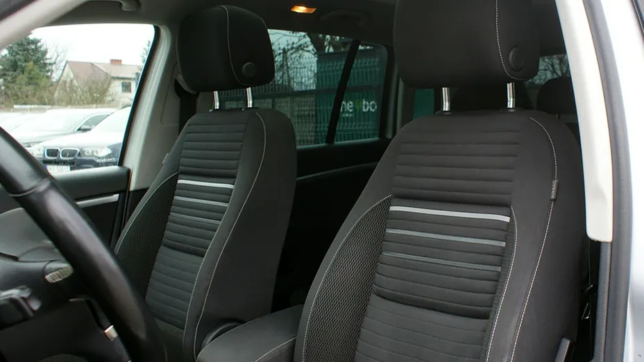 VOLKSWAGEN Tiguan -
