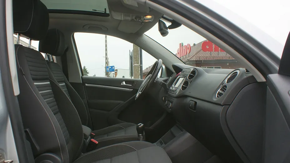 VOLKSWAGEN Tiguan -