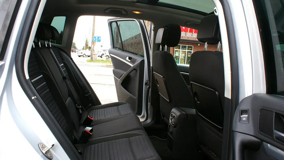 VOLKSWAGEN Tiguan -