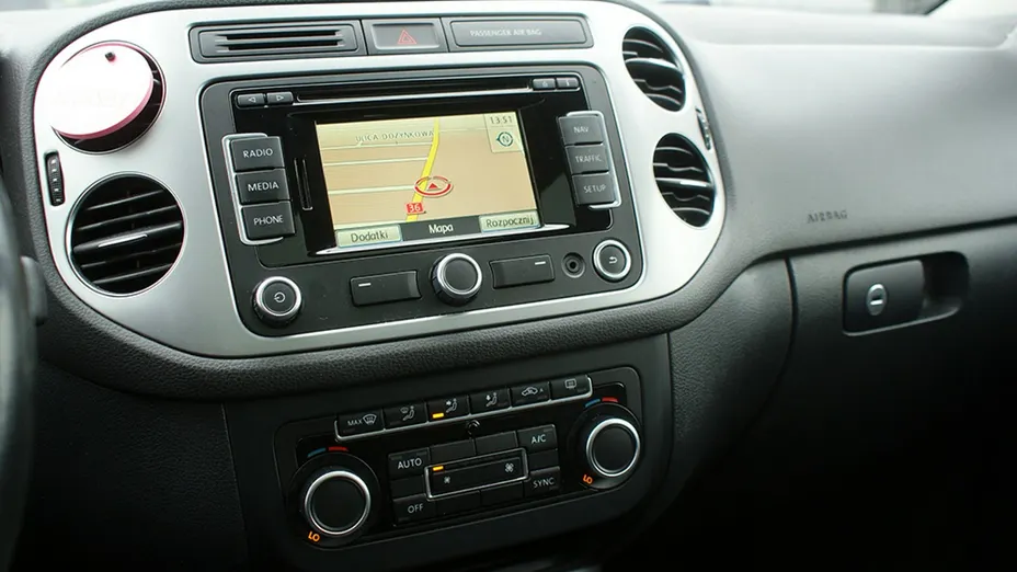VOLKSWAGEN Tiguan -