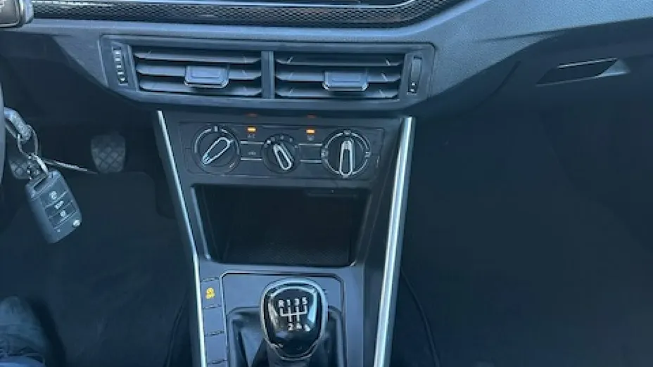 VOLKSWAGEN Taigo -