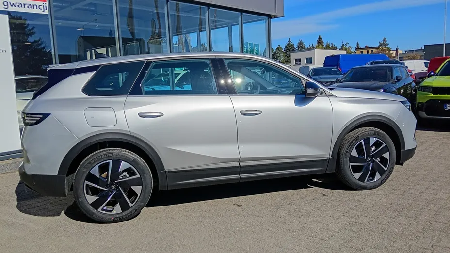 OPEL Grandland X -