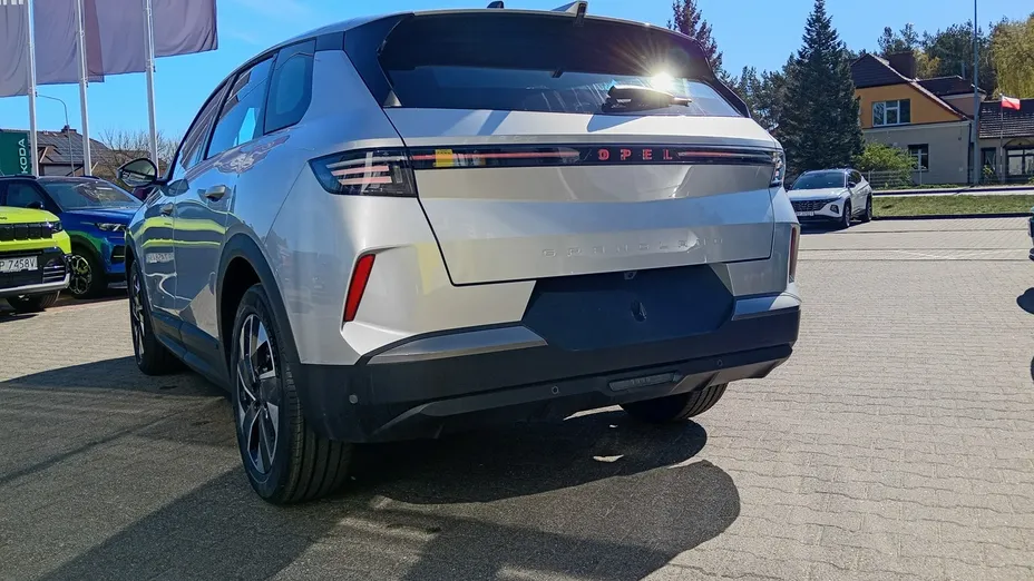 OPEL Grandland X -
