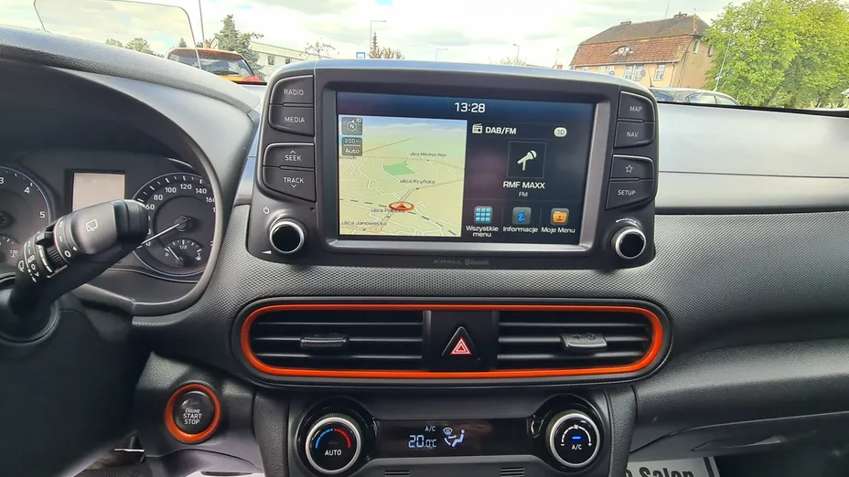 HYUNDAI Kona -