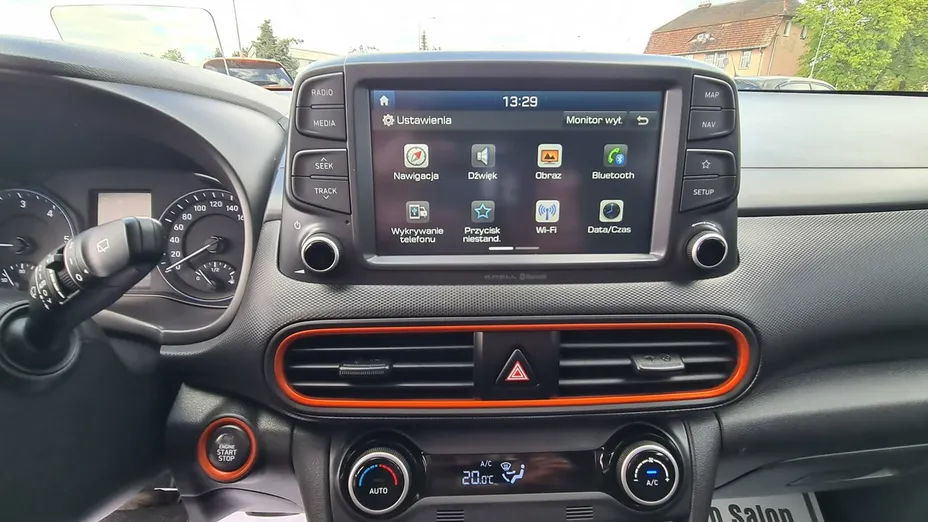 HYUNDAI Kona -