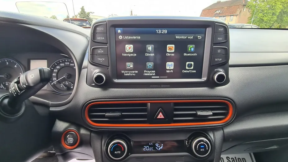 HYUNDAI Kona -