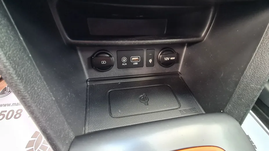 HYUNDAI Kona -