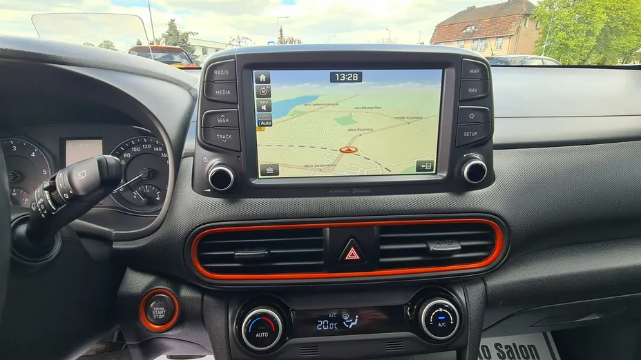 HYUNDAI Kona -