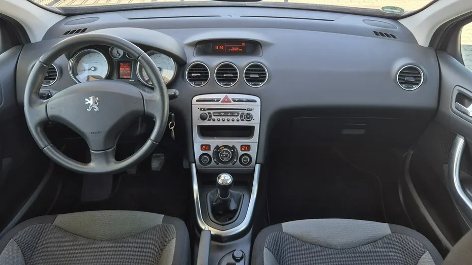 PEUGEOT 308 -