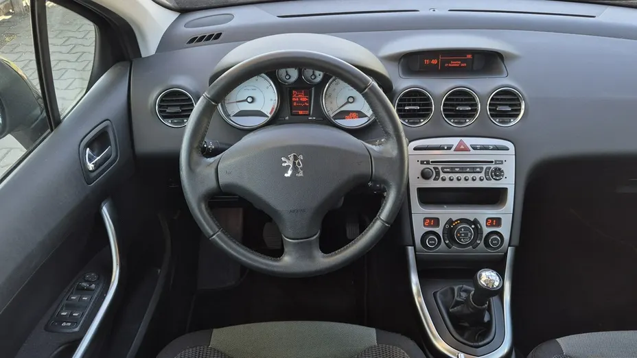 PEUGEOT 308 -
