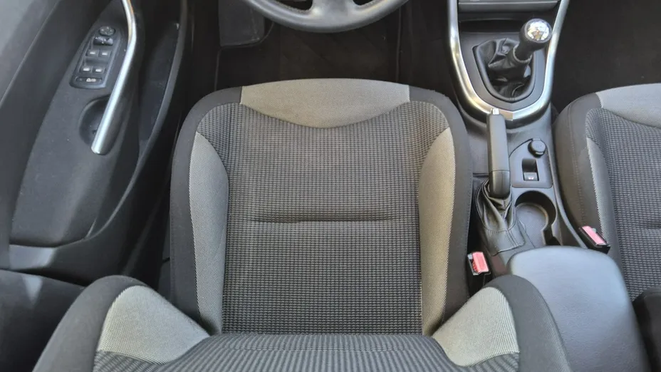 PEUGEOT 308 -