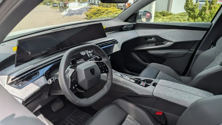 PEUGEOT 3008 -