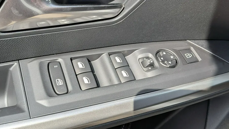 PEUGEOT 3008 -