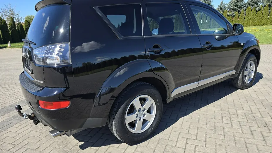 MITSUBISHI Outlander -