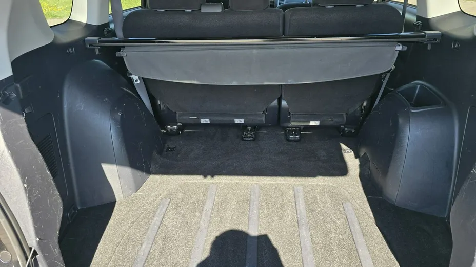 MITSUBISHI Outlander -