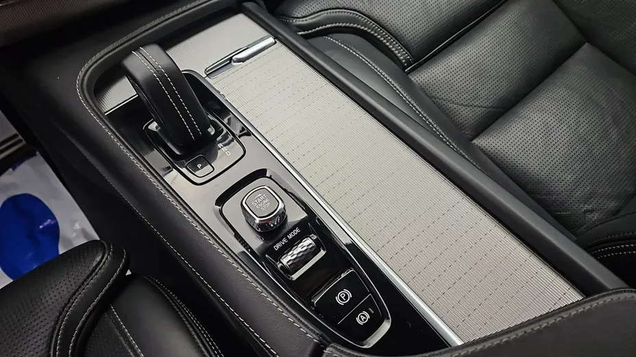 VOLVO XC90 -