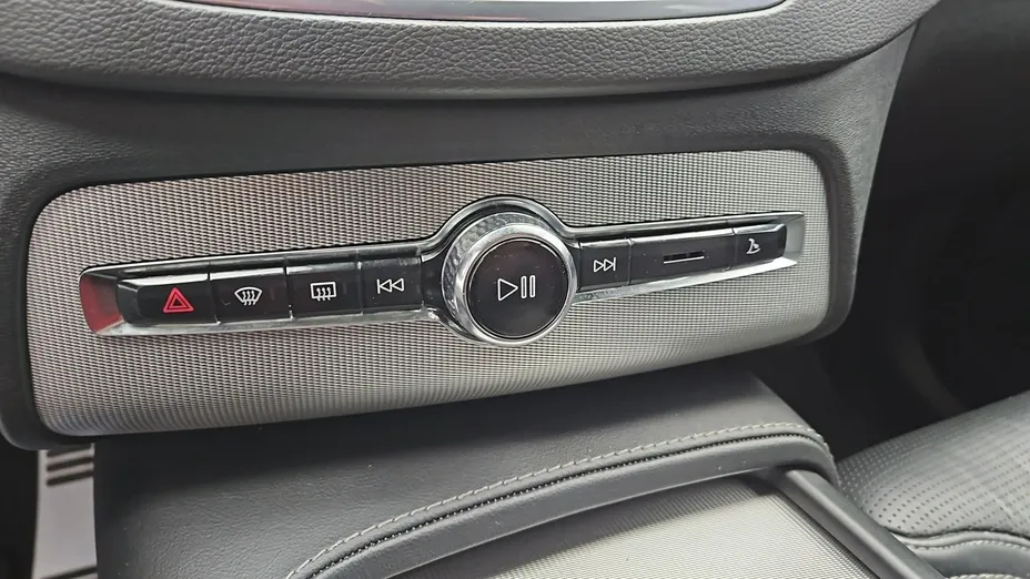 VOLVO XC90 -