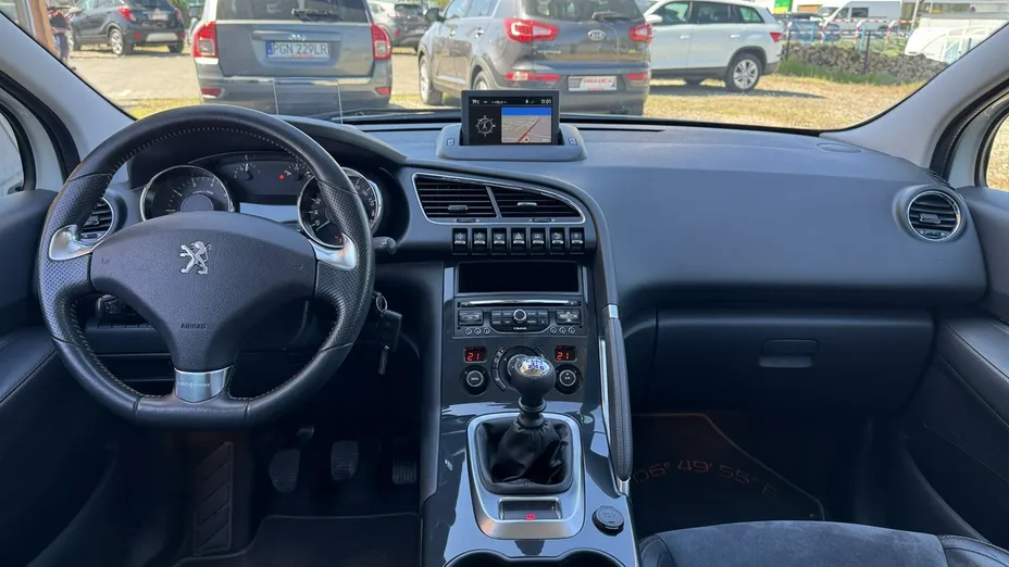 PEUGEOT 3008 -
