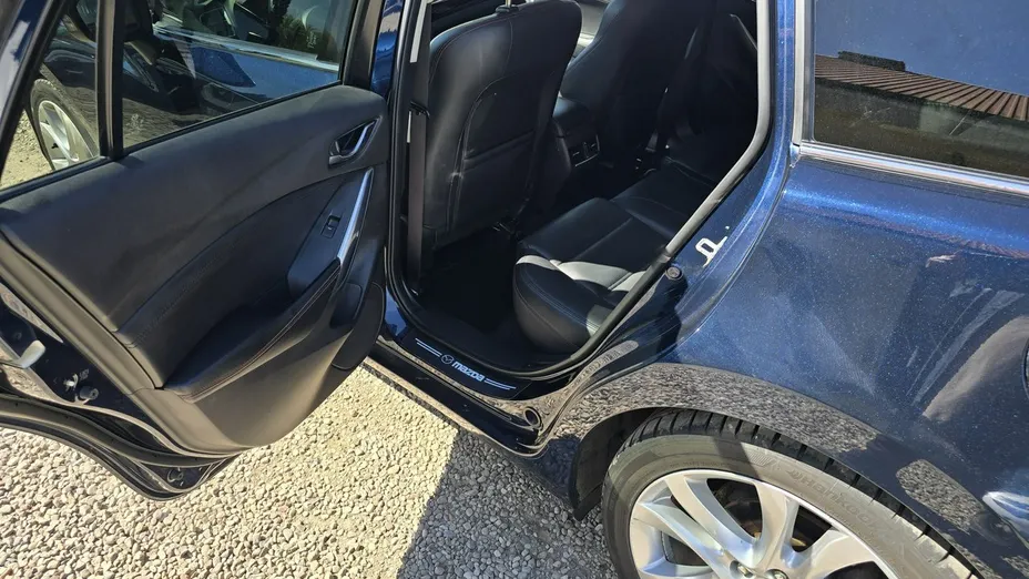 MAZDA 6 -