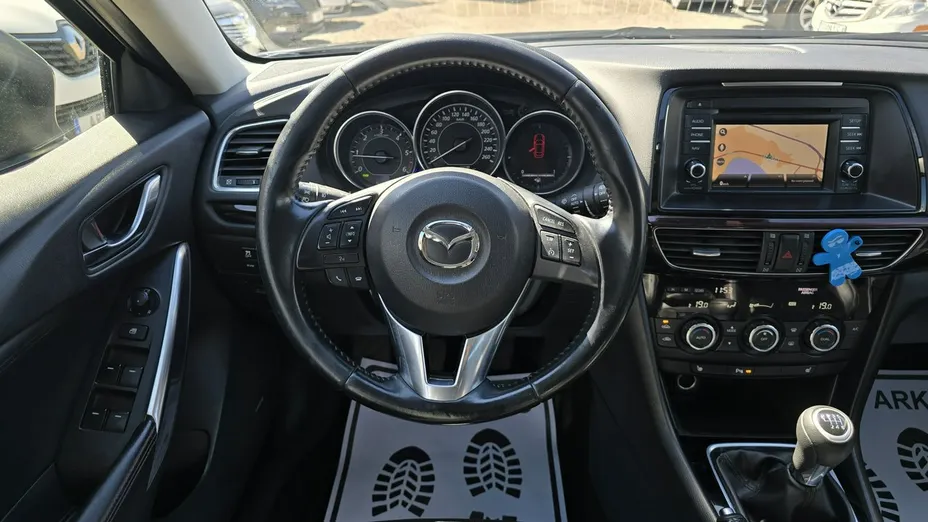 MAZDA 6 -