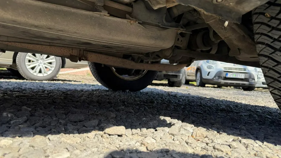 TOYOTA RAV4 -