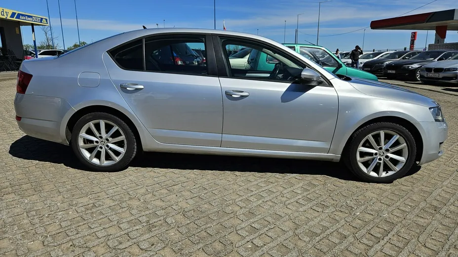 SKODA Octavia -