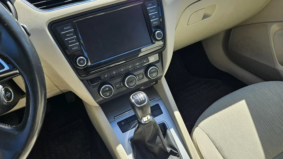 SKODA Octavia -