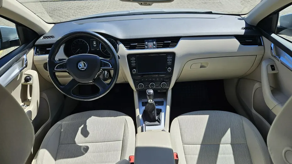 SKODA Octavia -
