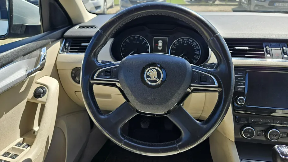 SKODA Octavia -