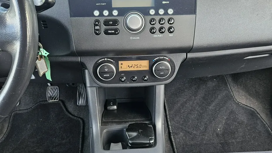 SUZUKI Swift -