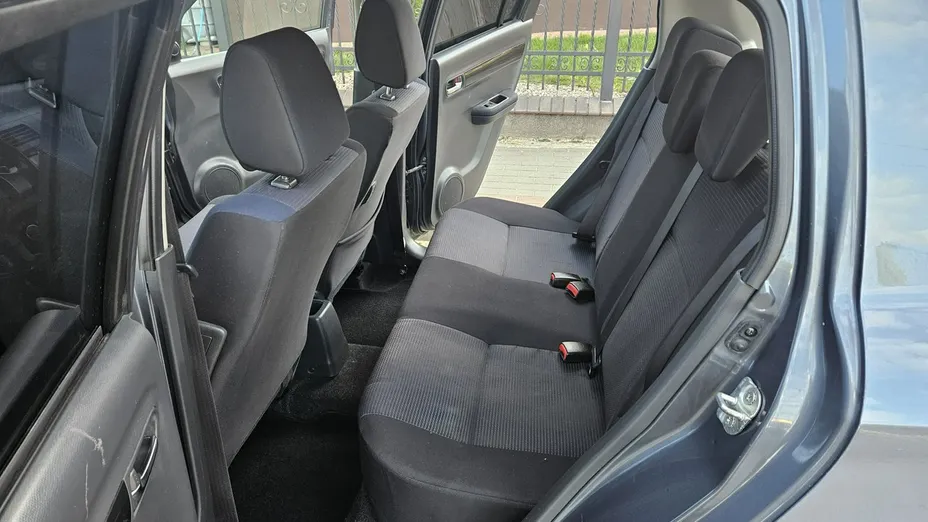 SUZUKI Swift -